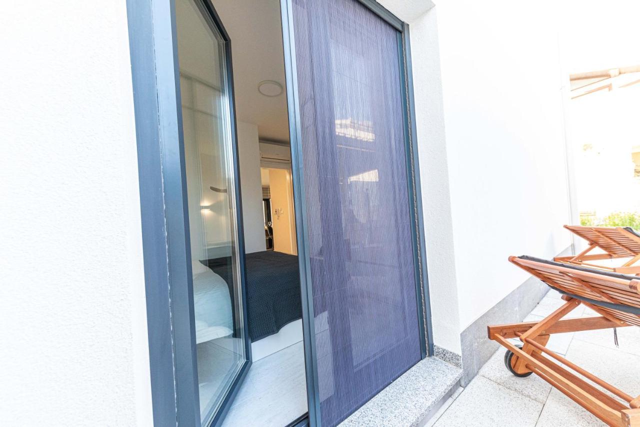 Luxury Apartment Pia With Swimming Pool And Grill Трогір Екстер'єр фото
