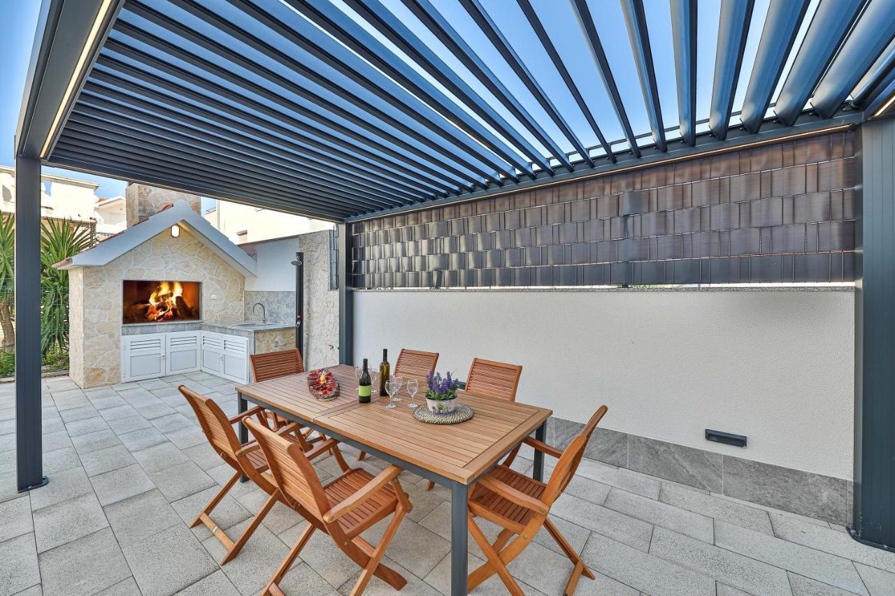 Luxury Apartment Pia With Swimming Pool And Grill Трогір Екстер'єр фото